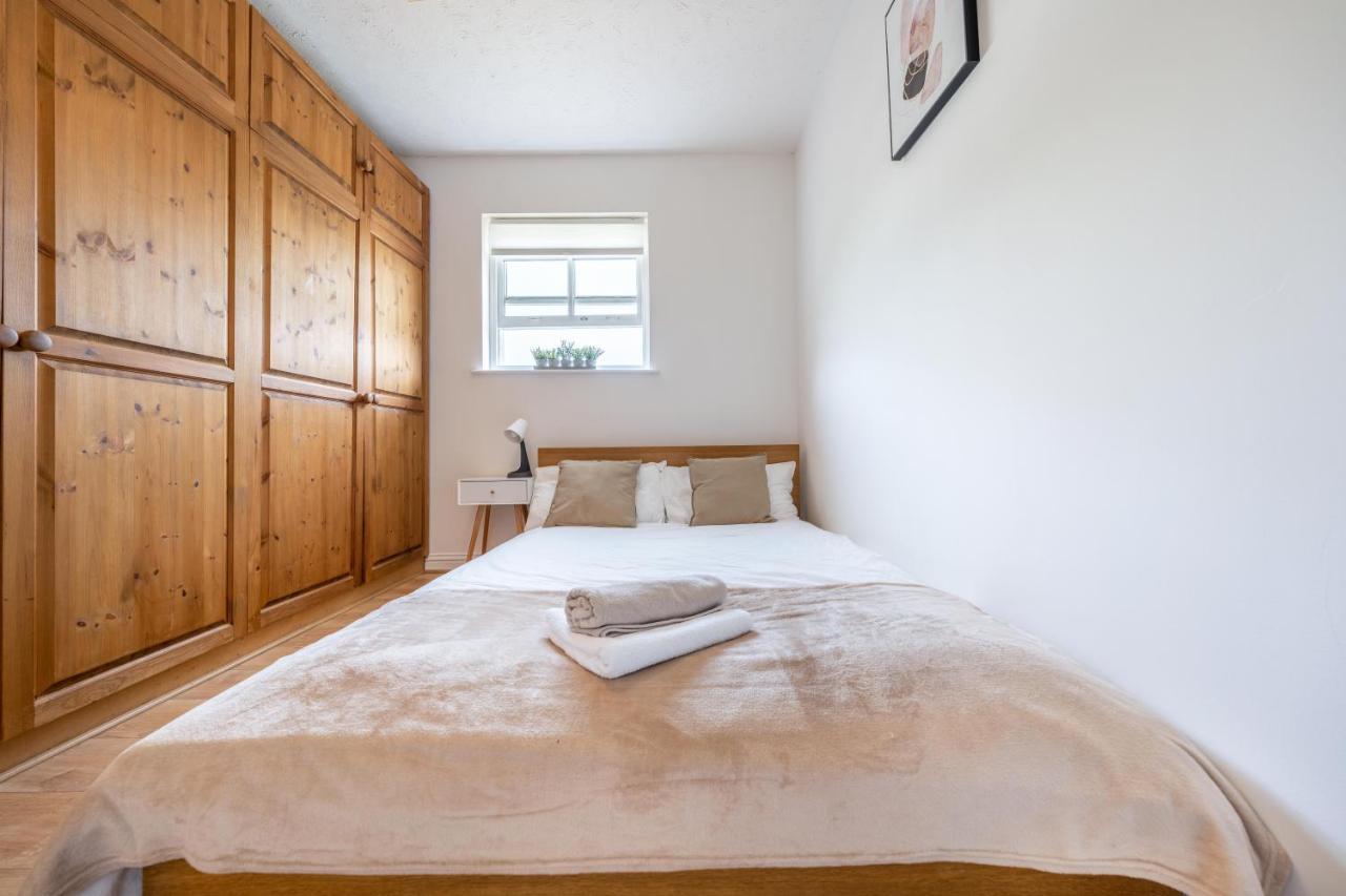 Stansted Airport & Bishops Stortford Town Centre Professional Apartment Bishop's Stortford Extérieur photo